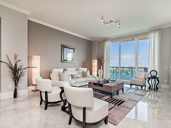 3rd image of 2640 Lake Shore Dr Unit 2607