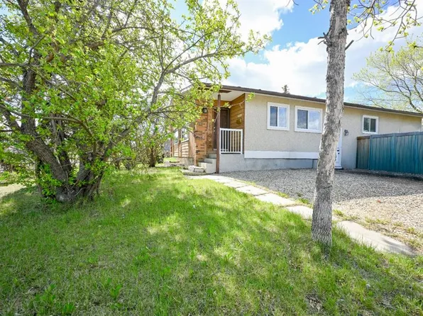 9433 N 121st Ave, Grande Prairie, AB T8V 4R5