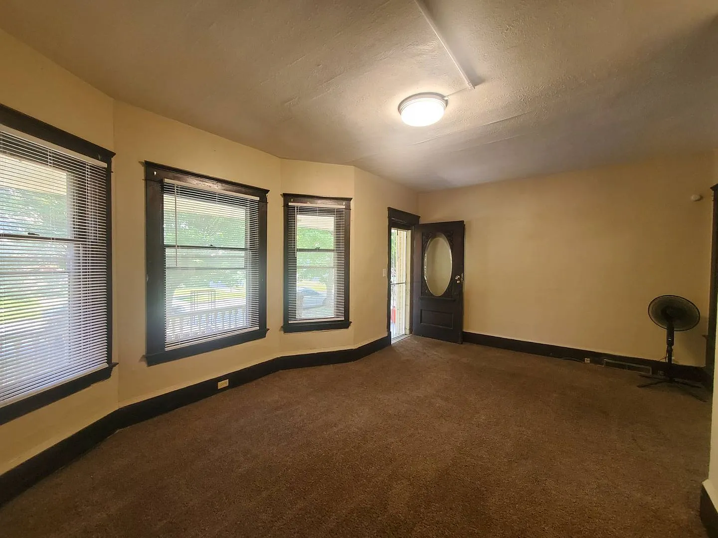 4219 Daisy Ave — Photo 2