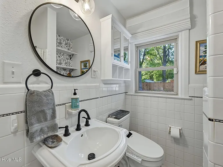 Clark Dr — Photo 9