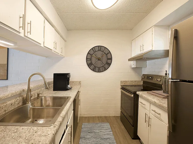 Icon Apartments — Photo 4
