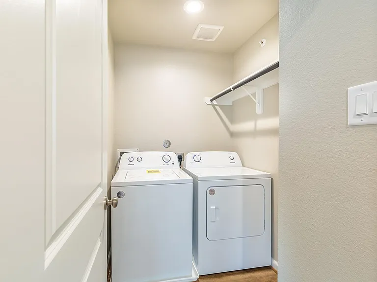 217 Park Place Cir #C — Photo 8