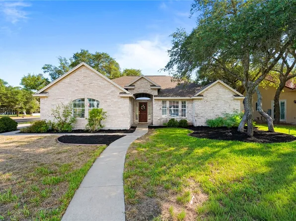 101 Cedar Ridge Dr, Rockport, TX 78382