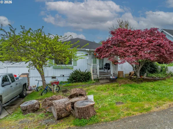 1874 Willow St, Myrtle Pt, OR 97458