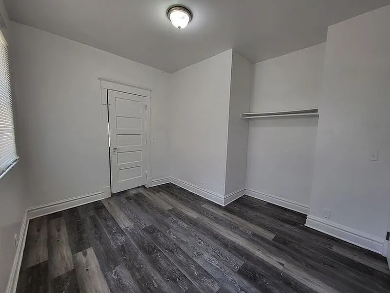 523 W Maple Ave #1A — Photo 10