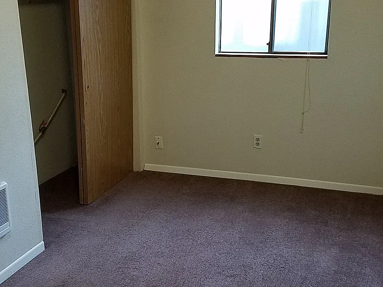 239 SE Lilly Ave — Photo 13