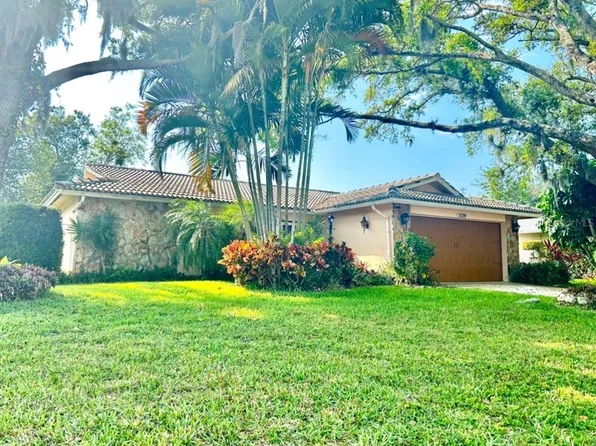1529 E Dorchester Dr, Palm Harbor, FL 34684