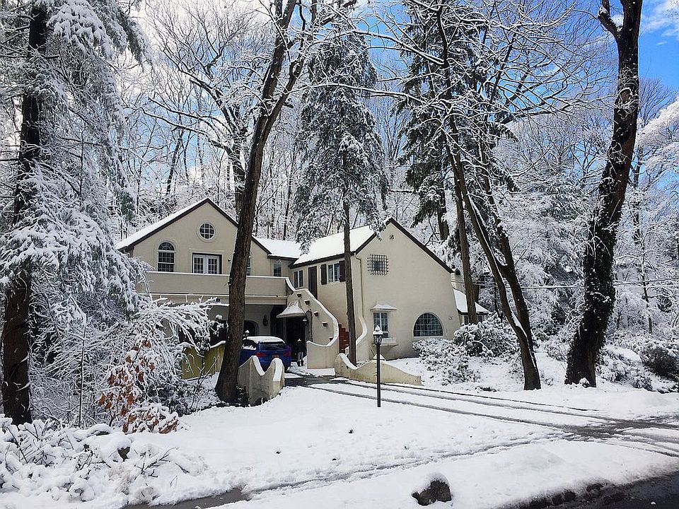 1st image of 24 Central Dr