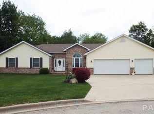121 Field Ct, East Peoria, IL