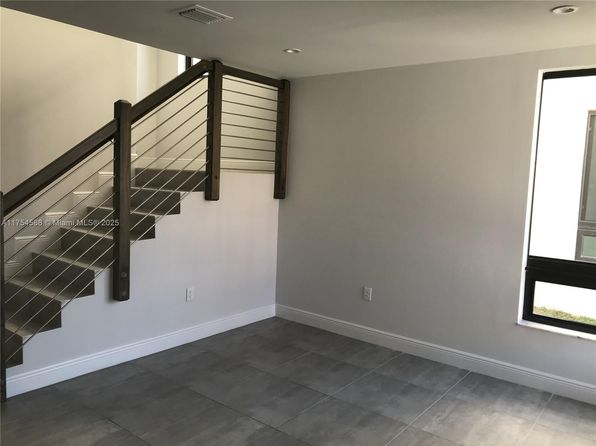 hialeah-florida-447942383 picture