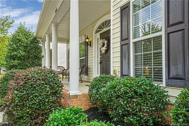 1st image of 15617 Troubadour Ln