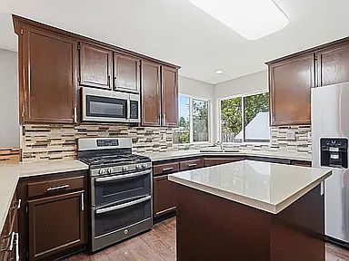 3rd image of 1731 Walnut Creek Dr