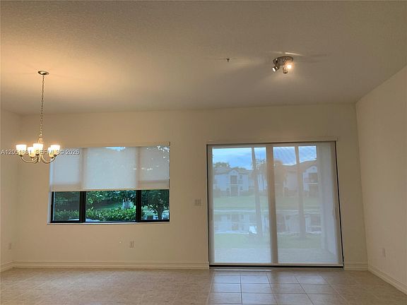 5th image of 11566 SW 13th Ln