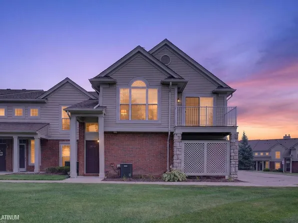 52133 Naugatuck Dr, Macomb, MI 48042