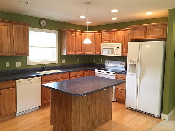 3rd image of 4920 Black Bear Dr #14