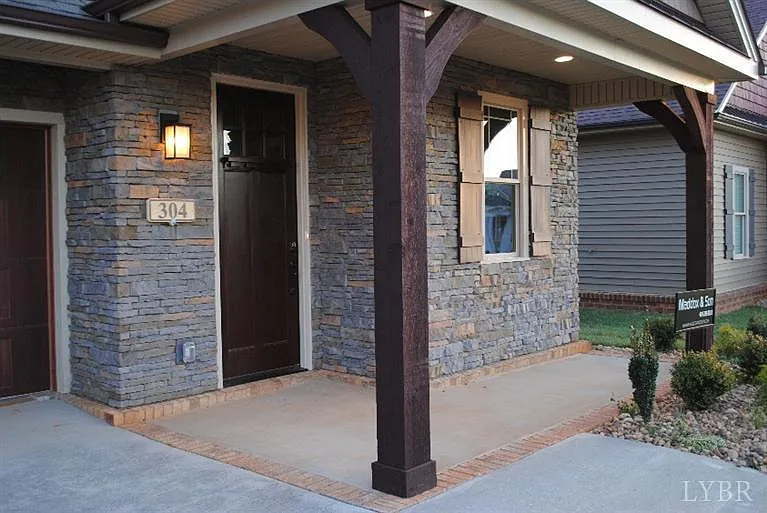 304 Hunterdale Dr — Photo 3