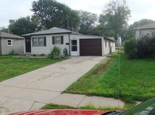 4221 S 62nd St, Omaha, NE 68117