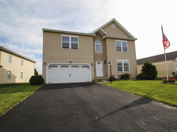 3rd image of 137 Parkdale Dr