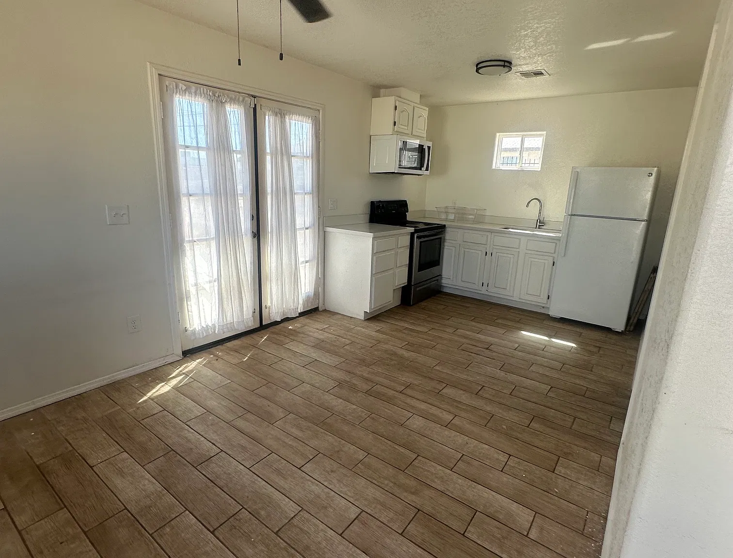 1 bed, $995 — Photo 4