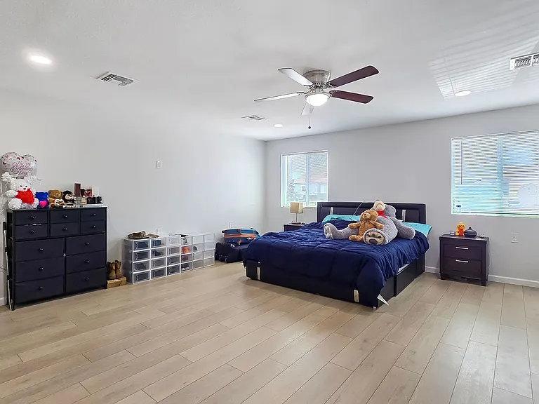 8012 W Highland Ave — Photo 11