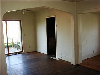 3rd image of 1105 Baker Ave