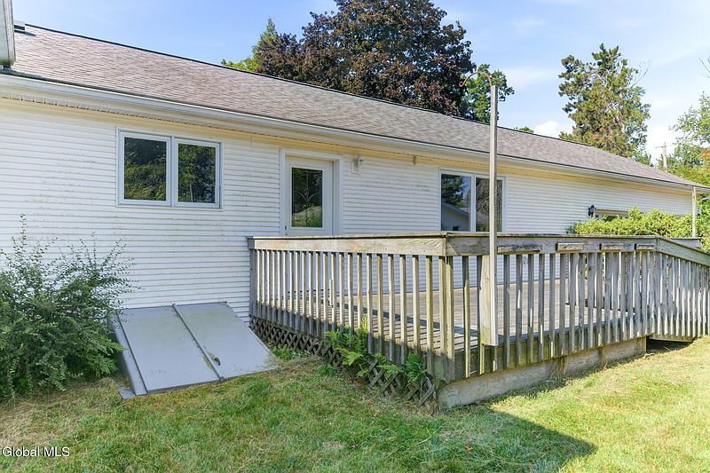 4th image of 52 Willow Street