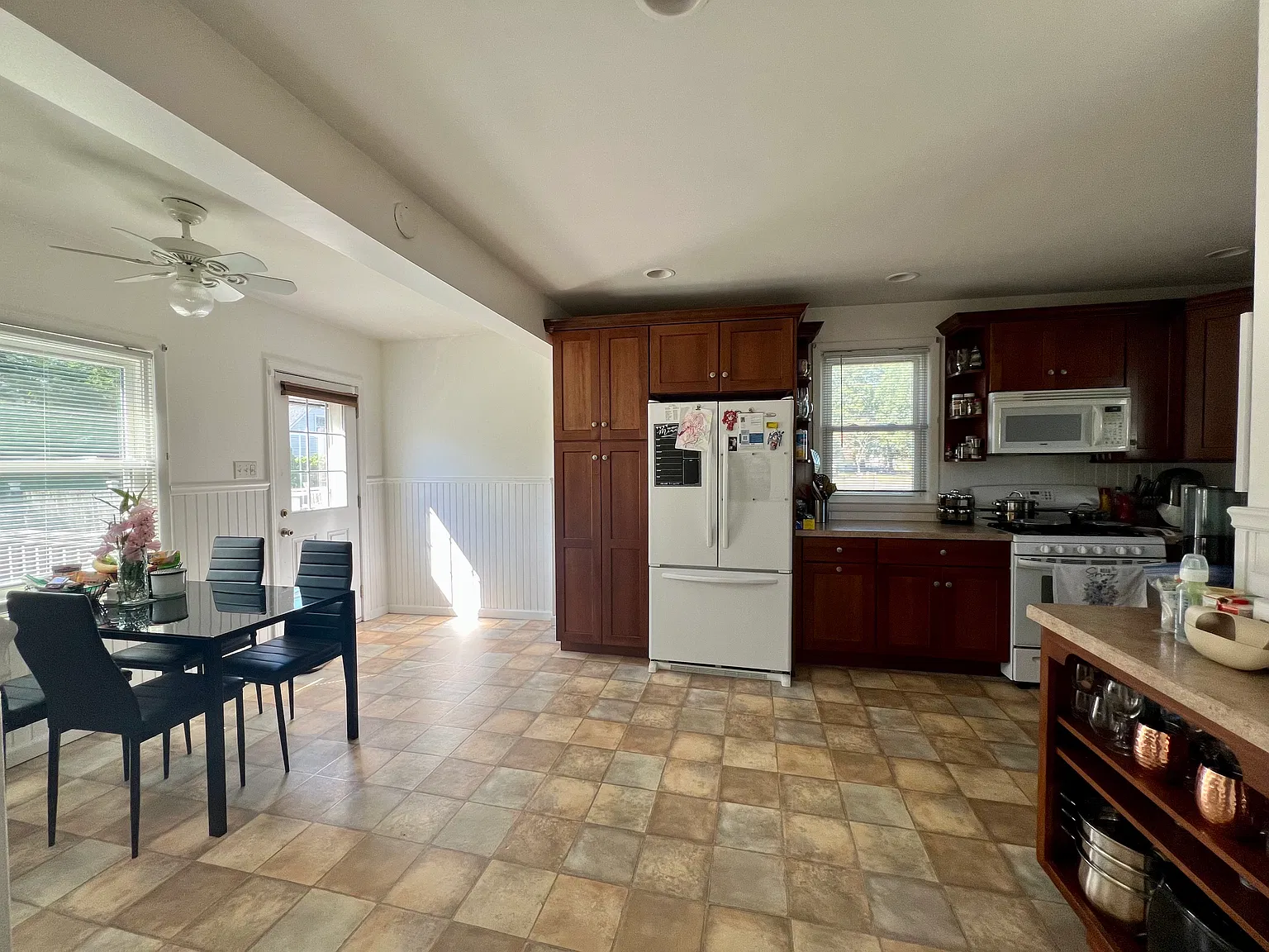 89 Bray Ave — Photo 2