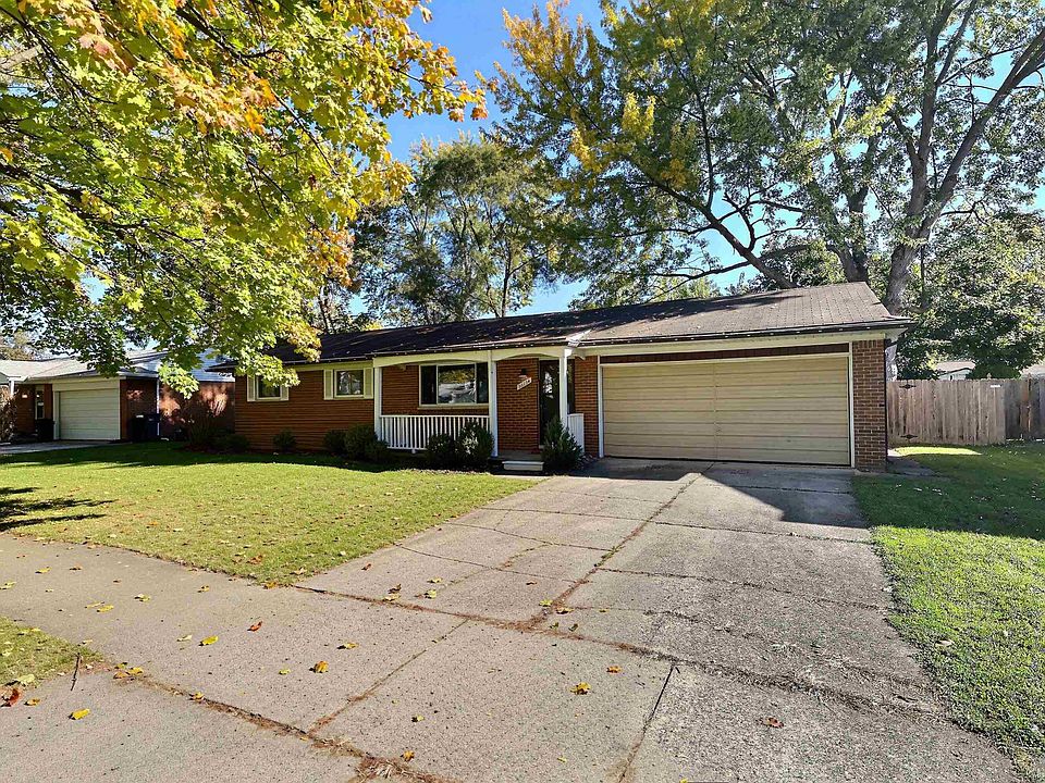 36734 Theodore St, photo 2