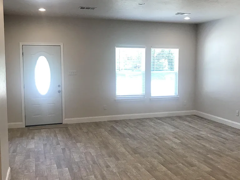 1719 Park St — Photo 5