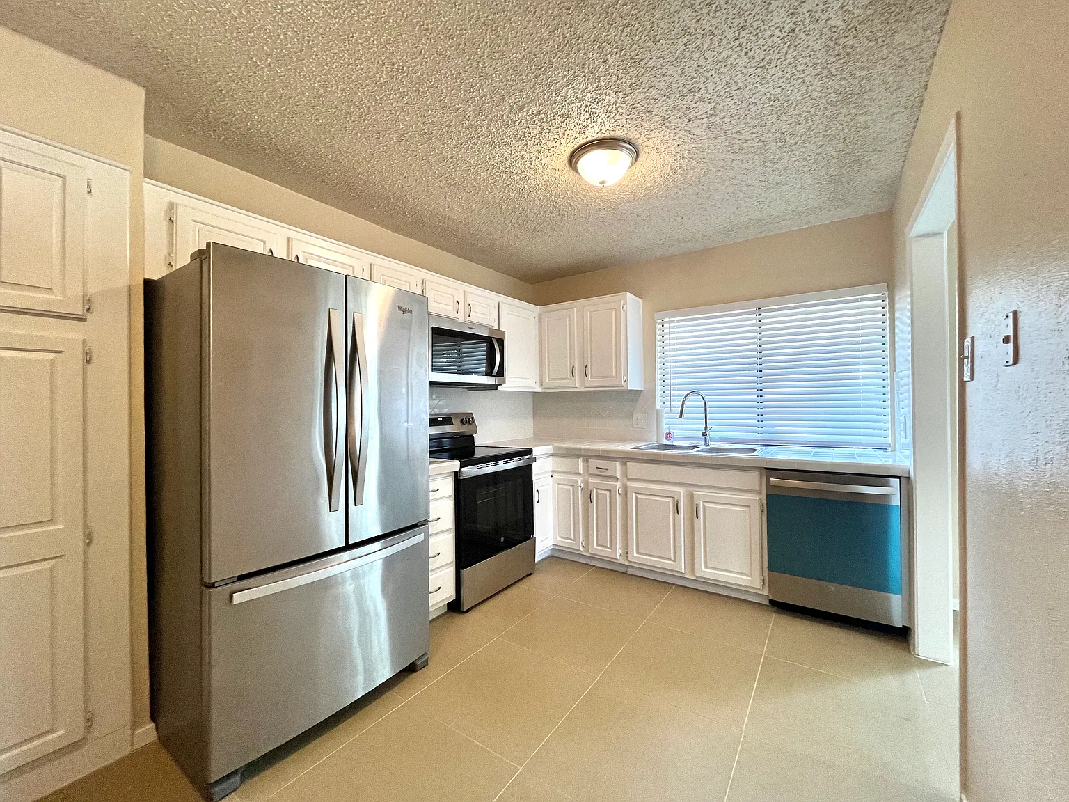 3 bed, 1494 sqft, $1,900 — Photo 4
