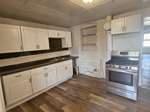 399 1st St #2, Troy, NY 12180