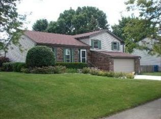 1275 Coventry Ct, Roselle, IL 60172