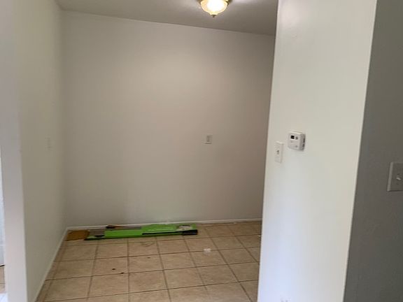 3rd image of 46411 Jefferson Ave