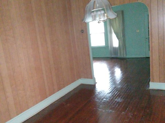 2nd image of 14509 Kingsford Ave #1