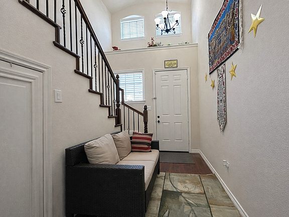 3rd image of 2373 Novin Dr