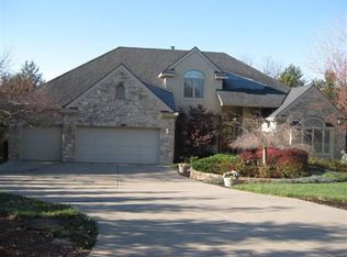 1201 Stoneridge Ct, Manhattan, KS 66503