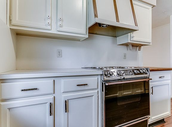 5th image of 1208 Harvest Glen Dr