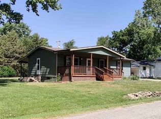 415 N 10th St, Towanda, KS 67144