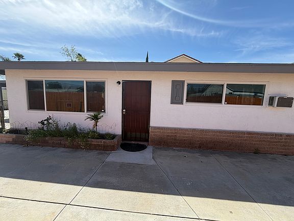 3rd image of 10623 Poplar St