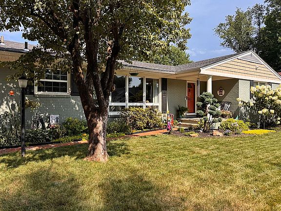2nd image of 2021 Griffith Pl E