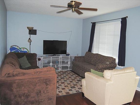 3rd image of 126 Joy Ct