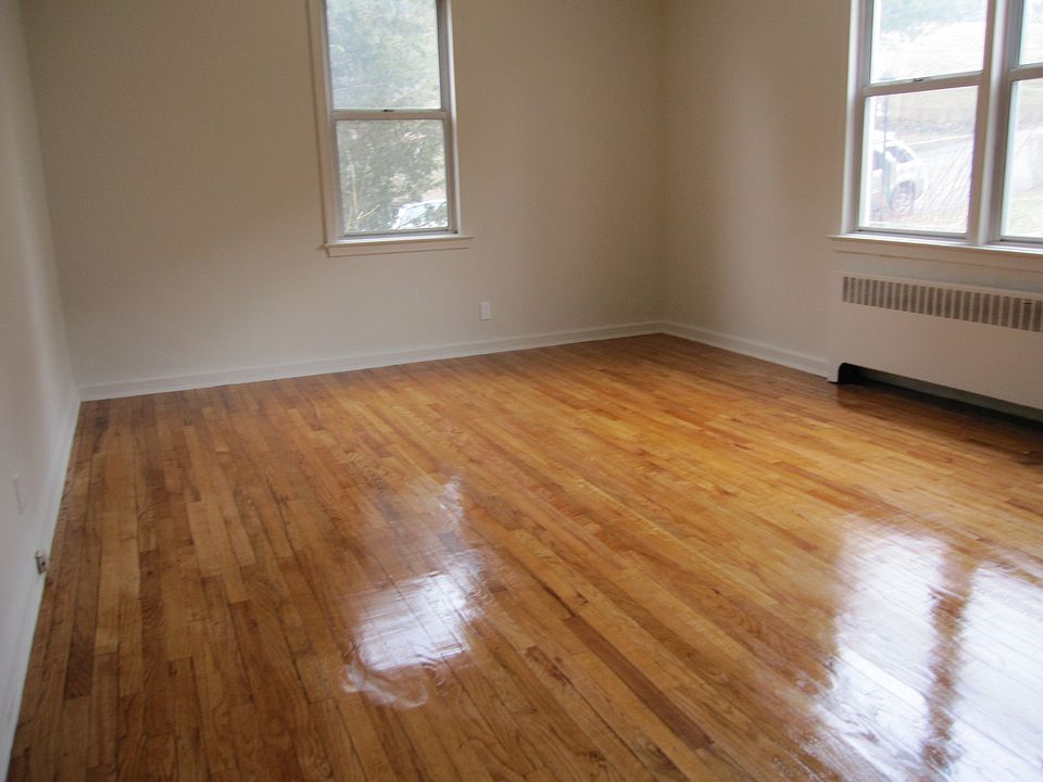 1st image of 300 Broadway Ste 1