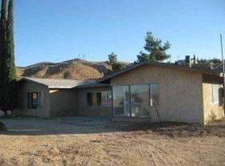 25775 Alameda Pl, Apple Valley, CA 92308