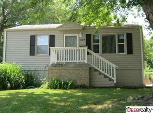 307 E 16th Ave, Bellevue, NE 68005