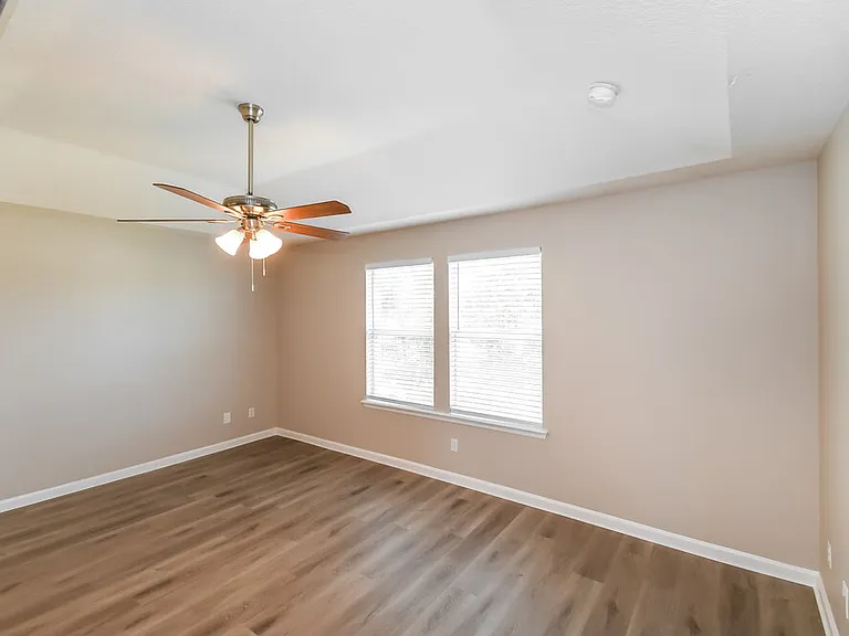2326 Sunset Bluff Dr — Photo 11