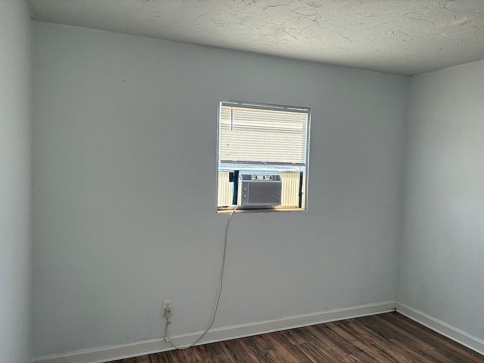 2nd image of 633 5th Pl SW