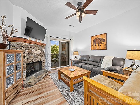 5th image of 2521 Wolf Laurel Rd Unit 101