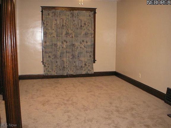 2nd image of 120 E Kline St