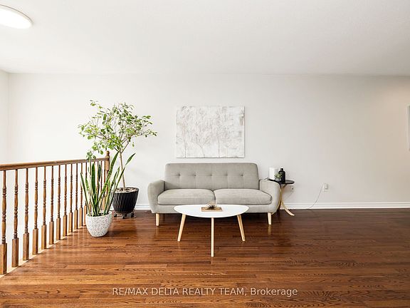 5th image of 616 Spikemoss Pl