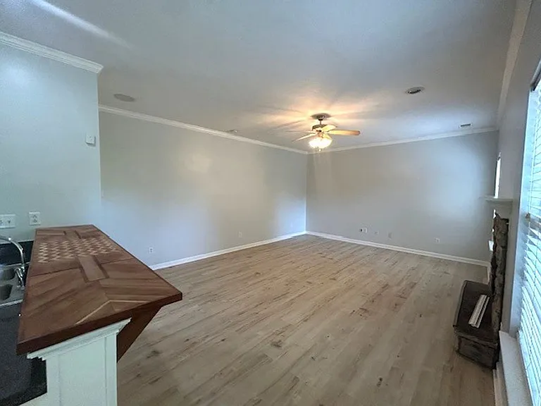2709 Michelle Park — Photo 6